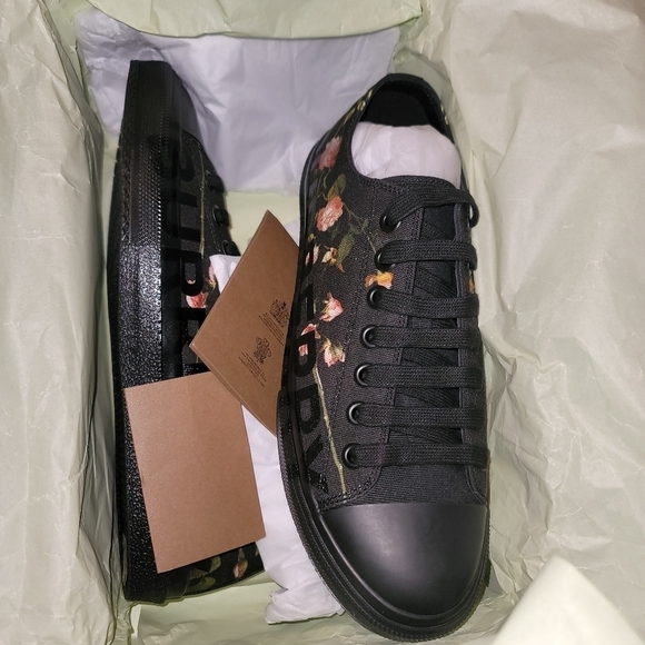 Burberry Unisex Larkhall Rose-Print Canvas Sneakers - Black NWT Size 12 - Picture 8 of 11